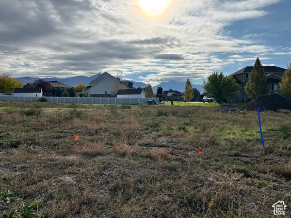 3414 N 1160 W #214-R, Pleasant View, UT 84414