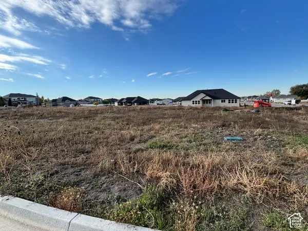 1177 W 3390 N #221, Pleasant View, UT 84414