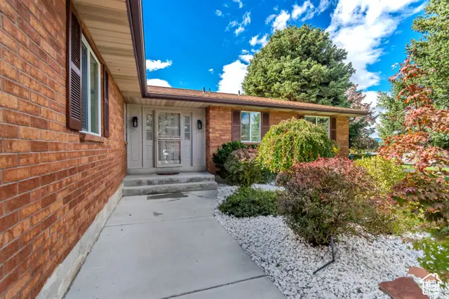 1974 E Terrace Dr, Sandy, UT 84093 - #2