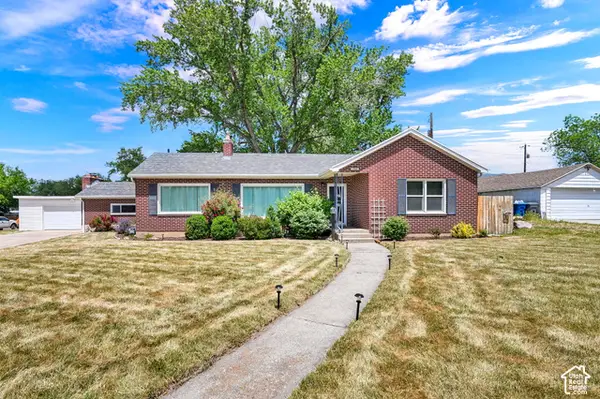 266 E Chimes View Dr, South Ogden, UT 84405