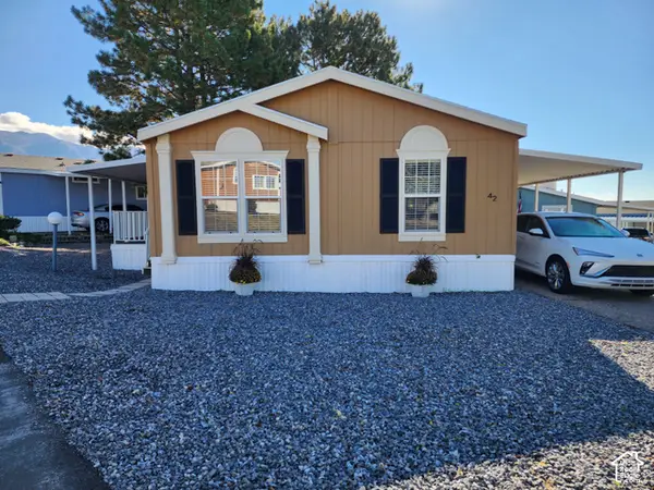 42 Sunset Dr, Layton, UT 84041