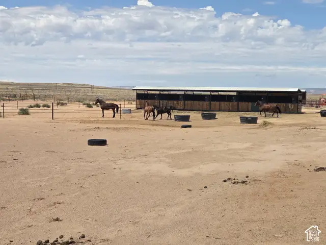 7260 W South Ave, Kanab, UT 84741 - #1