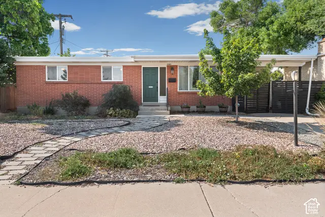 3385 W Florlita Ave. S, West Valley City, UT 84119 - #3