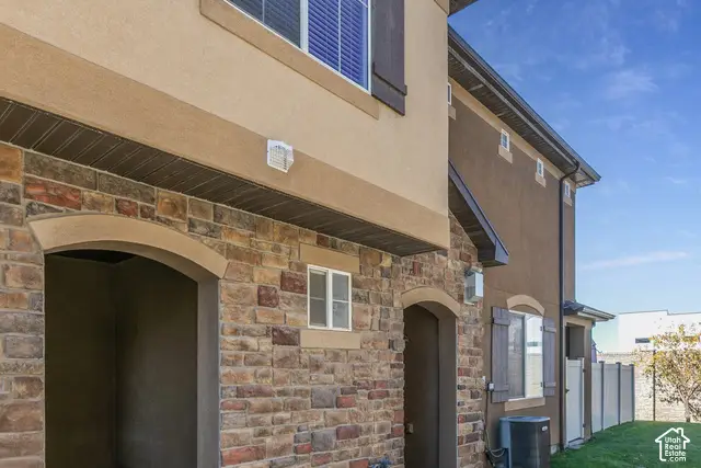 994 W Allington Dr N, North Salt Lake, UT 84054 - #2