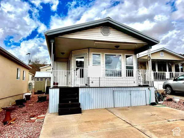 1150 W Red Hills Pkwy #140, Washington, UT 84780