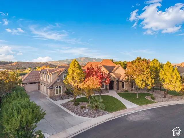 2323 E Bella Rosa Dr, Saint George, UT 84790 - #1