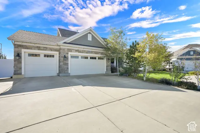 3873 W Sand Oak Cir, Riverton, UT 84065 - #3