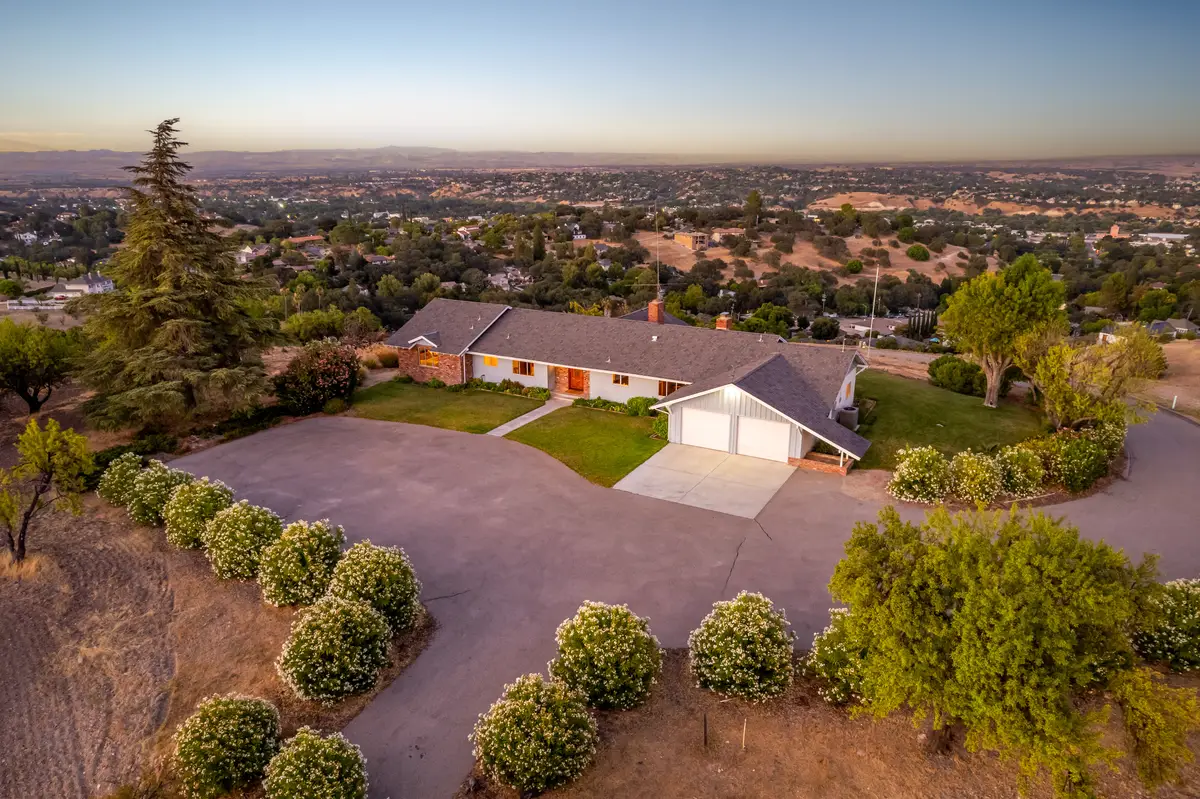 490 Pacific Avenue, Paso Robles, CA 93446 - Image #1