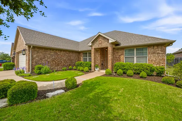 1021 Morningside Drive, Burleson, TX 76028