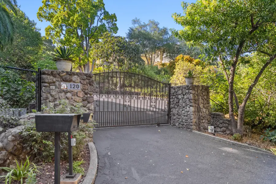 120 Fairway Drive, San Rafael, CA 94901 - Image #2