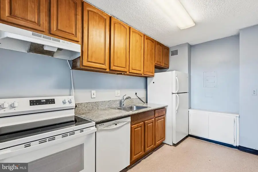 2059 Huntington Avenue , 311, Alexandria, VA 22303 - #3