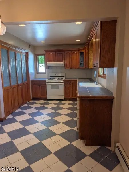 556 Totowa Rd , 1, Totowa, NJ 07512-1616 - #2