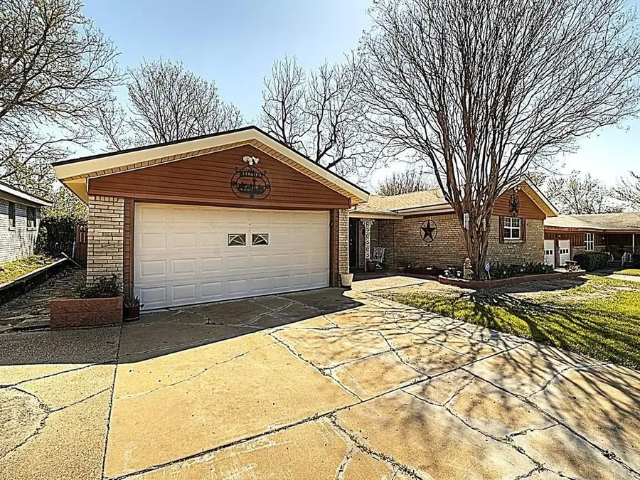 5016 Wyoming Trail, North Richland Hills, TX 76180 - Image #2