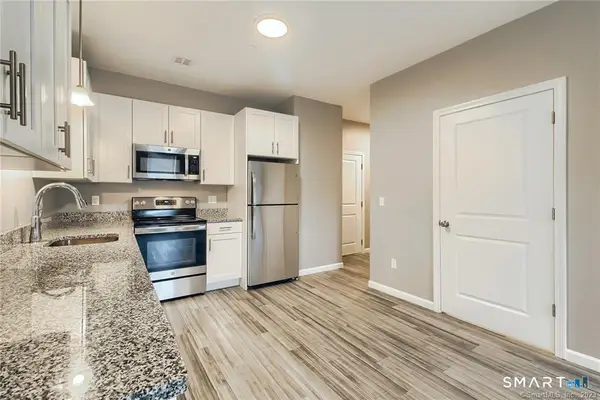 9 Steele Boulevard #207, Berlin, CT 06037