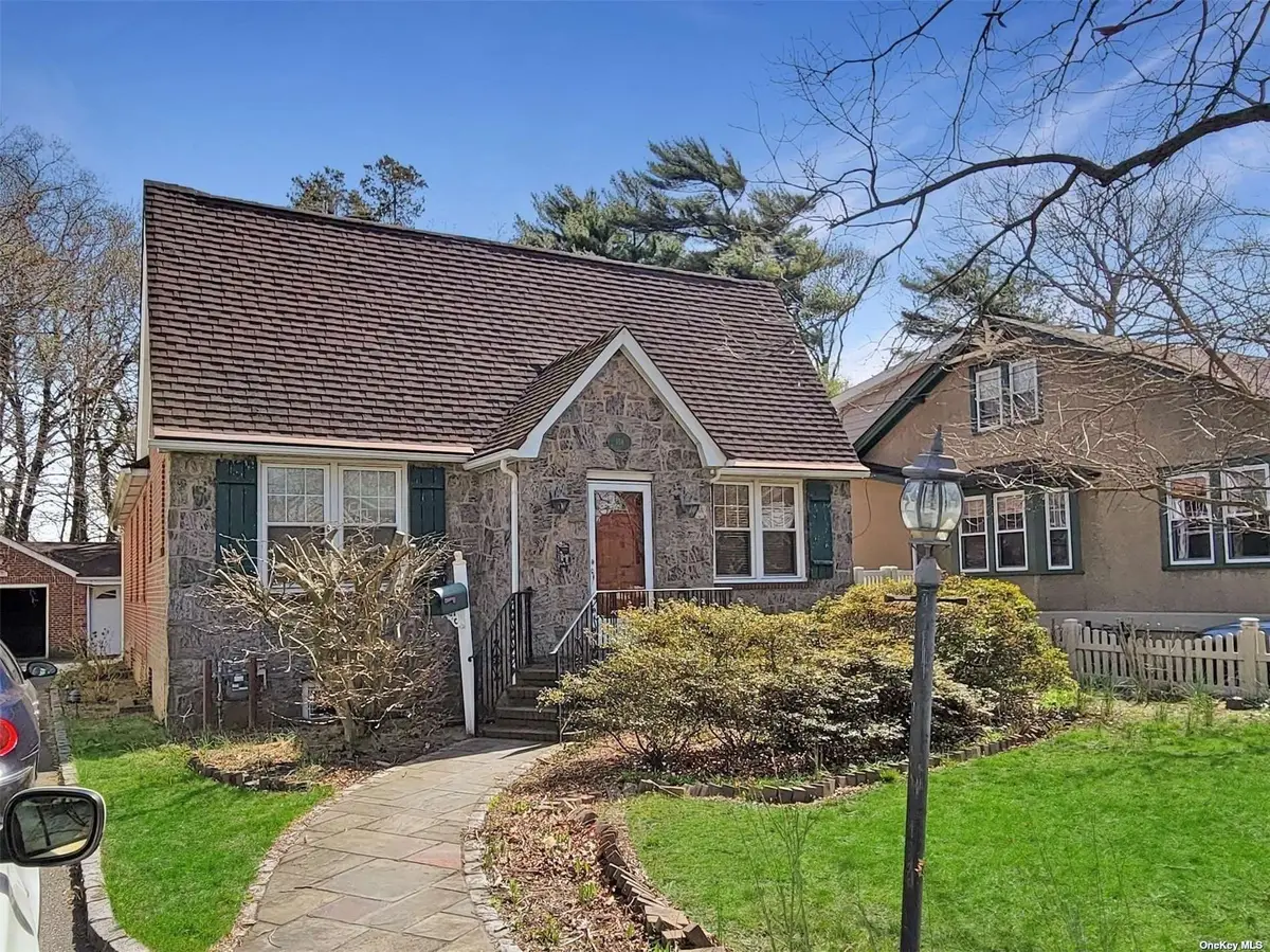 138 Hewlett Avenue, Merrick, NY 11566 - #1