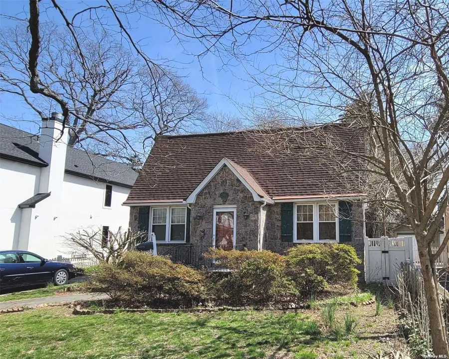 138 Hewlett Avenue, Merrick, NY 11566 - #2