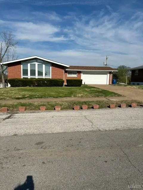 5120 Wallingford Drive, St Louis, MO 63121