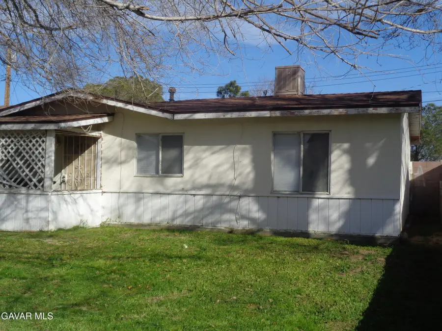 15950 Lawrence Dr., Mojave, CA 93501 - #2