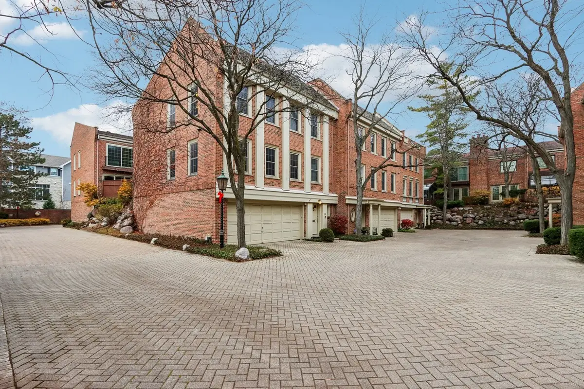 19 Landmark Avenue #19, Northfield, IL 60093 - #1