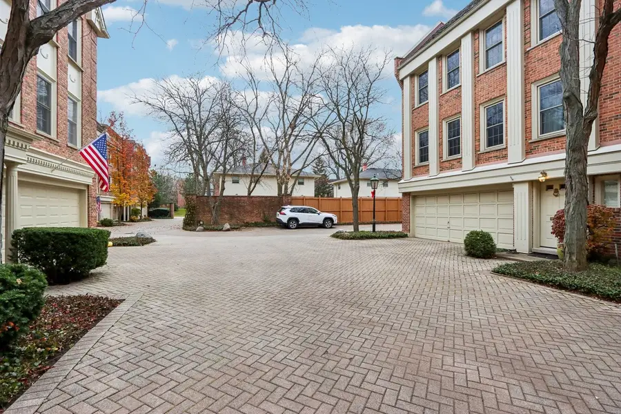 19 Landmark Avenue #19, Northfield, IL 60093 - #3