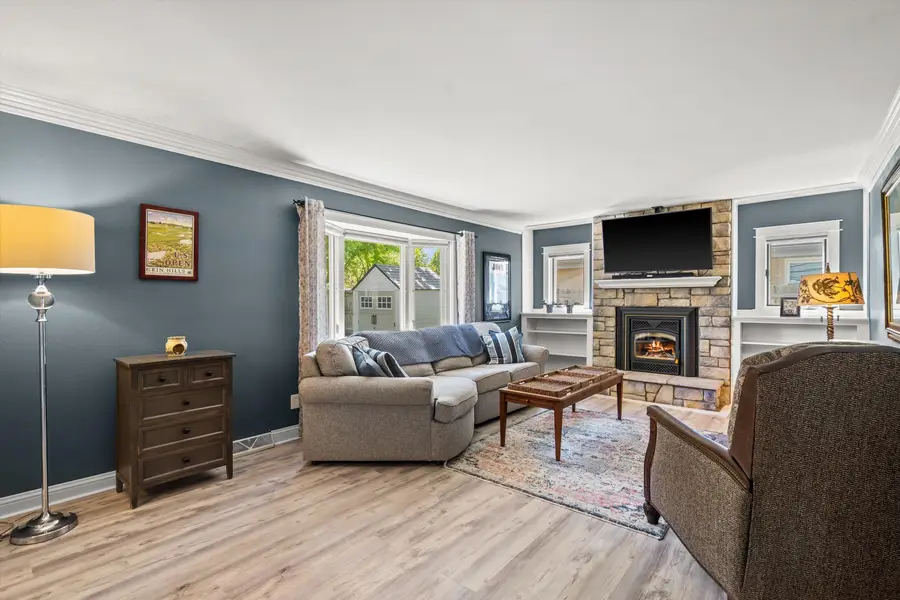 2401 W Manchester Ave, Milwaukee, WI 53221 - #2