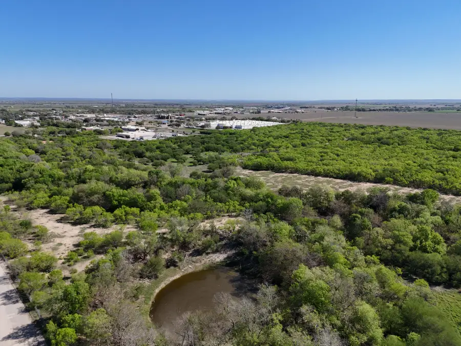 287 N 22nd, Hondo, TX 78861 - #3