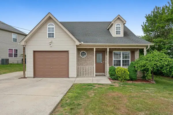 888 Pin Oak Dr, Antioch, TN 37013