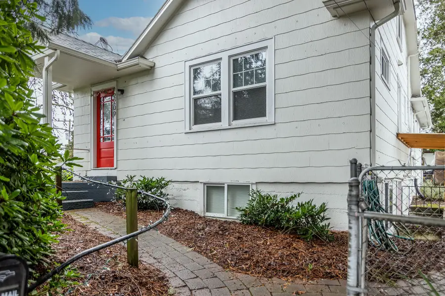 2209 E Roanoke Street, Seattle, WA 98112 - Image #3
