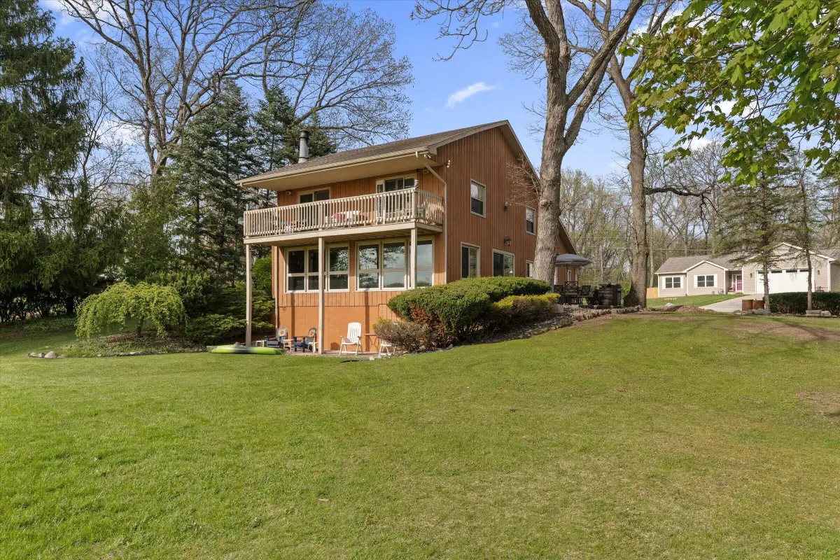70328 Lakeview Drive, Edwardsburg, MI 49112 - #1