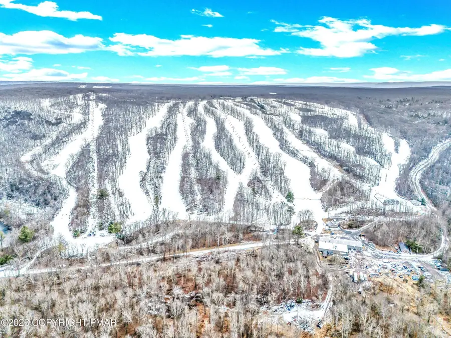 188 Snow Ridge Circle, Lake Harmony, PA 18624 - #2