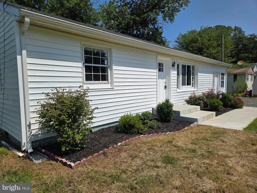 187 Brooks Dr, Colonial Beach, VA 22443 - #2