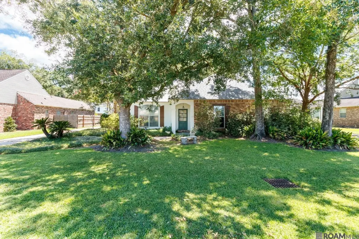 11918 Spring Meadow Dr, Baton Rouge, LA 70818 - #1