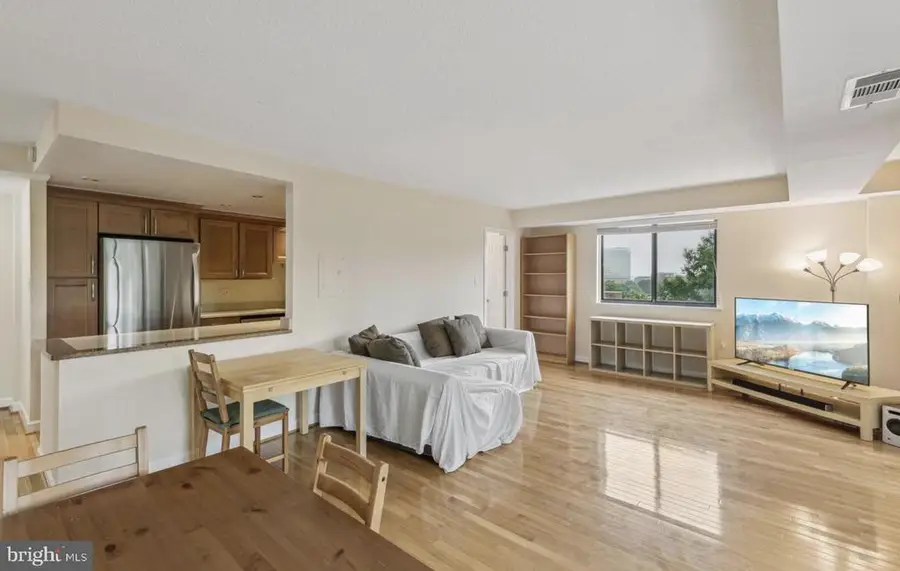 1401 N Rhodes Street N , 406, Arlington, VA 22209 - #2