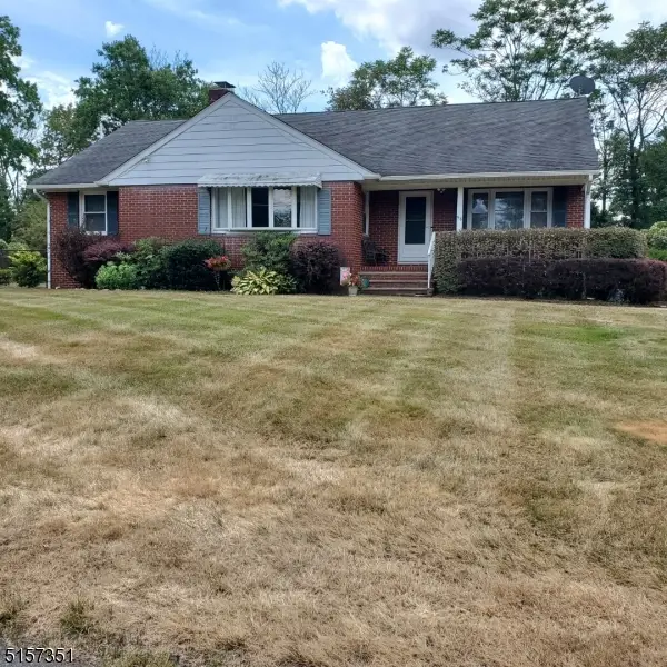 96 Smith Rd, Franklin Township, NJ 08873