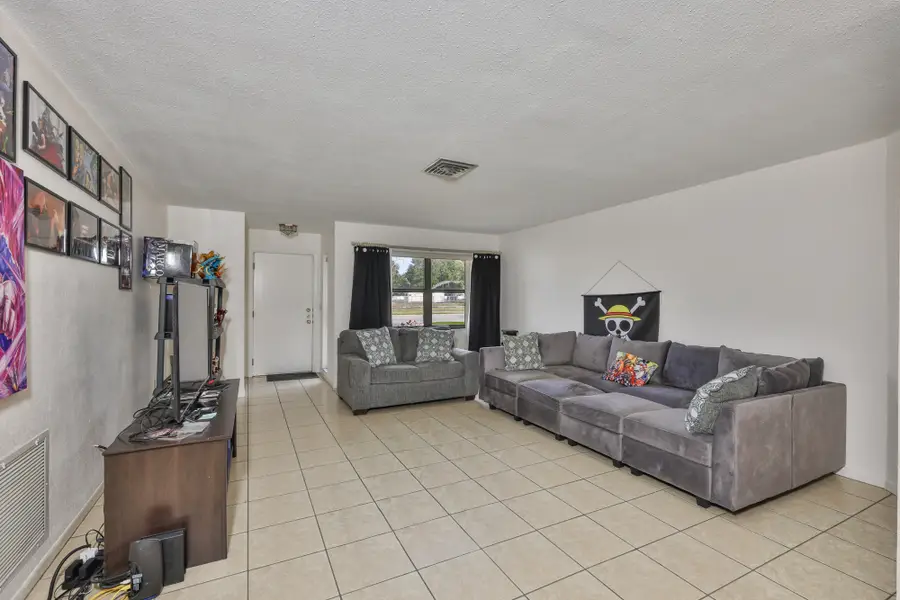 5534 22nd Avenue N, Saint Petersburg, FL 33710 - #2