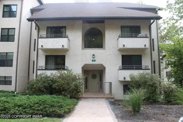 33 Midlake Drive unit: #101, Lake Harmony, PA 18624
