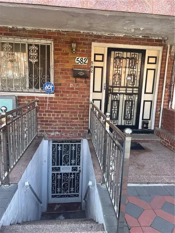 582 East 82nd Street, Brooklyn, NY 11236 - Image #3