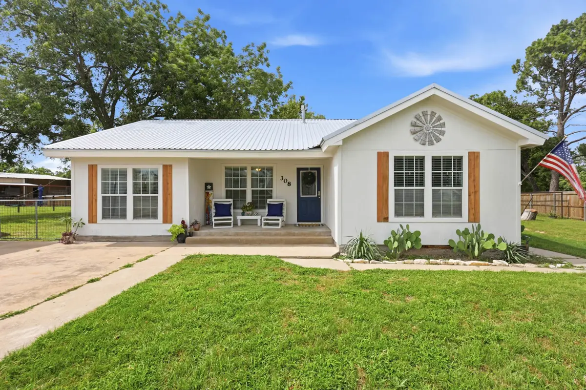 308 W 1st Street, Springtown, TX 76082 - #1