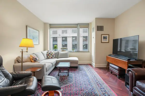 1 Charles St S #602, Boston, MA 02116