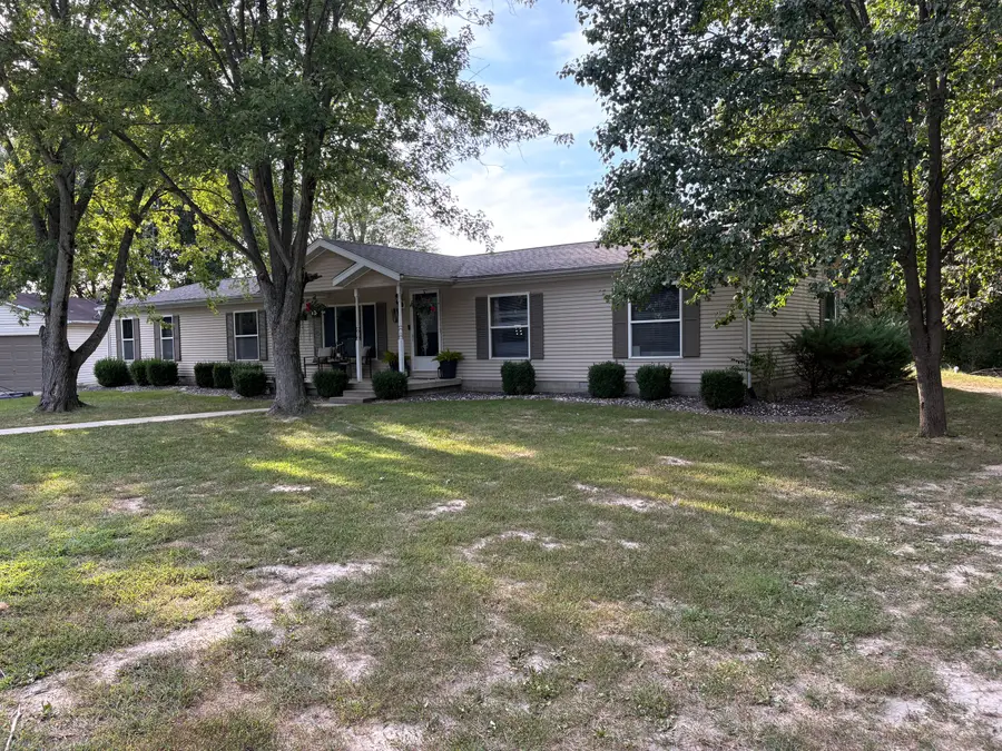 19239 N State Highway 32, Shumway, IL 62461 - #3