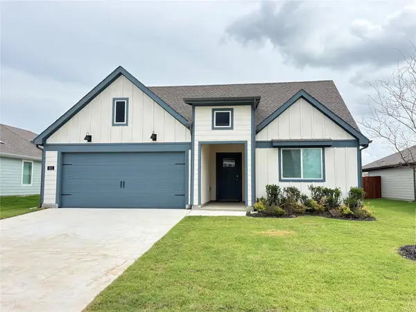 811 Orchid Way, Pilot Point, TX 76258