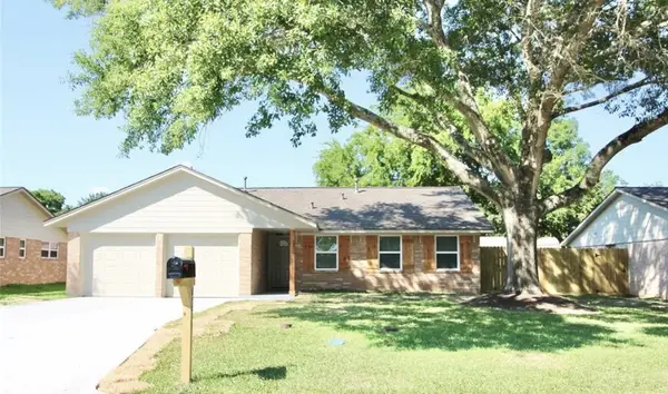 407 Morningside Drive, Friendswood, TX 77546