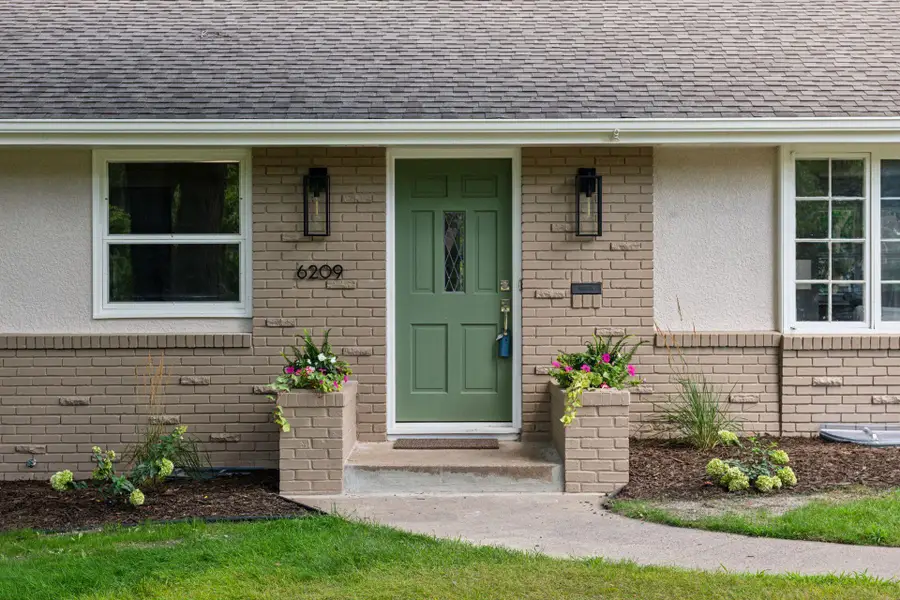 6209 Halifax Avenue S, Edina, MN 55424 - Image #3