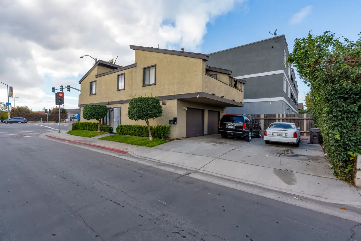 7611 Warner Avenue, Huntington Beach, CA 92647 - #1