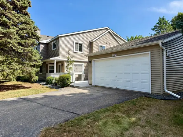 2527 Wimbledon Place, Woodbury, MN 55125