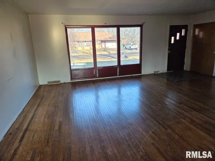 531 S Barnewolt Drive, Peoria, IL 61604 - Image #2