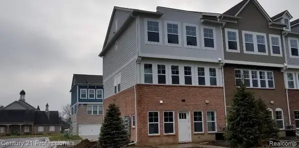 42 Kalter #25, Troy, MI 48098