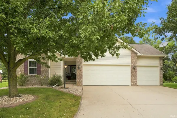 3933 Whitfield Chase, Fort Wayne, IN 46815