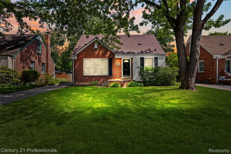 2712 N Vermont Avenue, Royal Oak, MI 48073 - #2