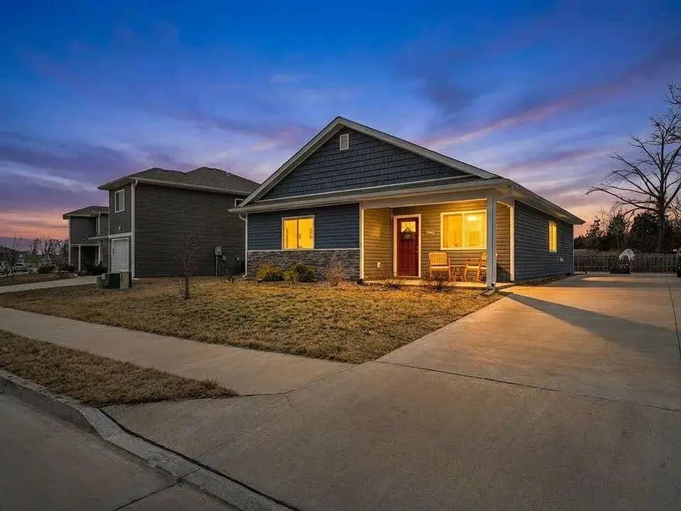 8065 N Glen Meadow Dr, Columbia, MO 65202 - #1